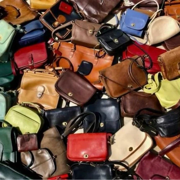 Live Show Unlisted item Coach!! - Picture 1 of 1